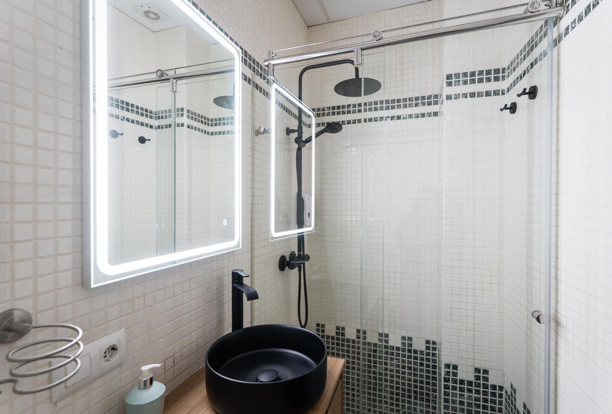 Apartamento Triana Deluxe Con Patio Privado Севилья Экстерьер фото
