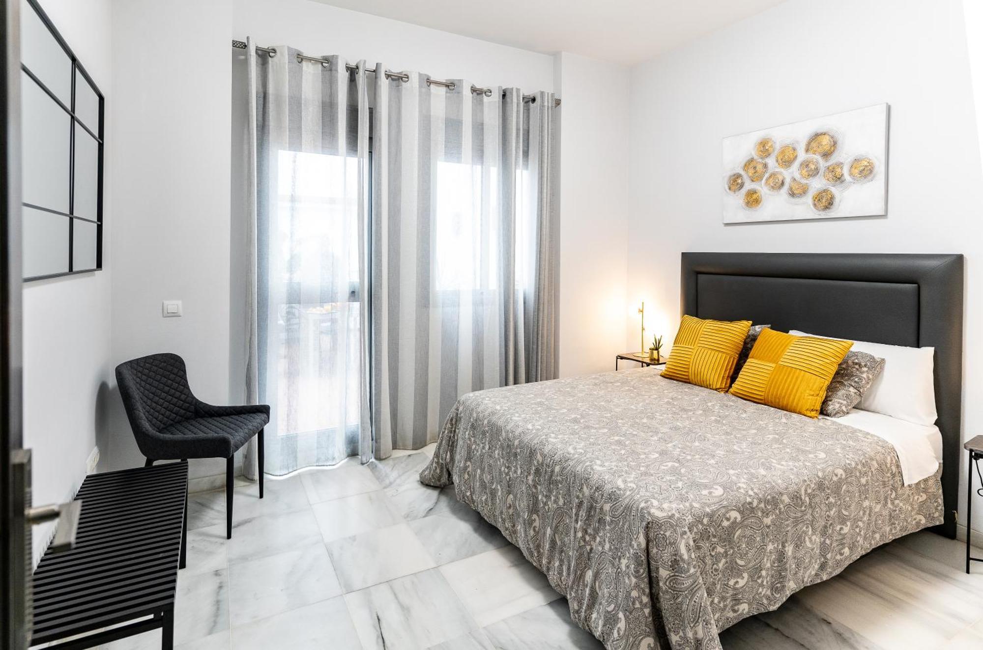 Apartamento Triana Deluxe Con Patio Privado Севилья Экстерьер фото