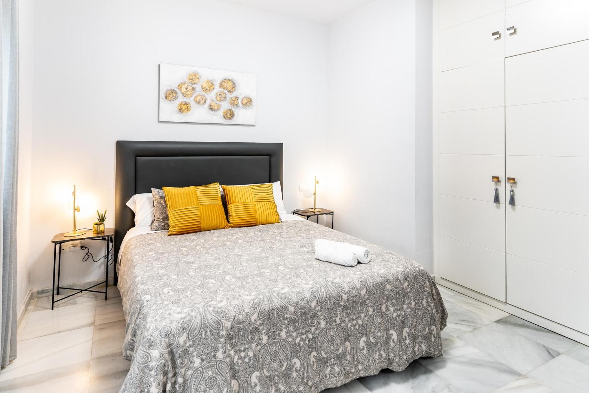 Apartamento Triana Deluxe Con Patio Privado Севилья Экстерьер фото